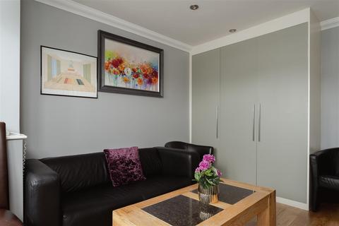 3 bedroom house for sale, Kingston Road, Epsom KT19