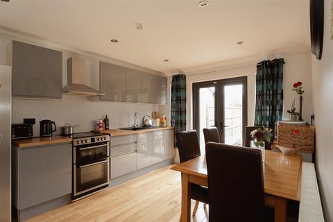 3 bedroom house for sale, Kingston Road, Epsom KT19