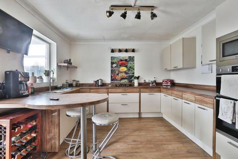2 Beechwood Views, Roos, Hull, HU12 0HQ