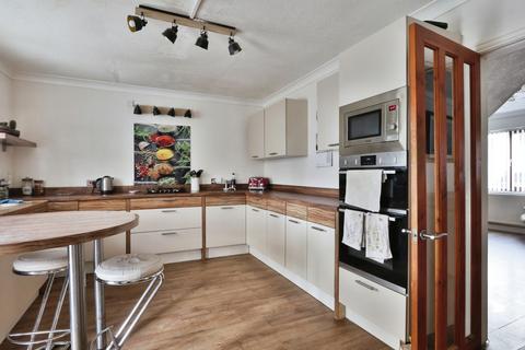 2 Beechwood Views, Roos, Hull, HU12 0HQ