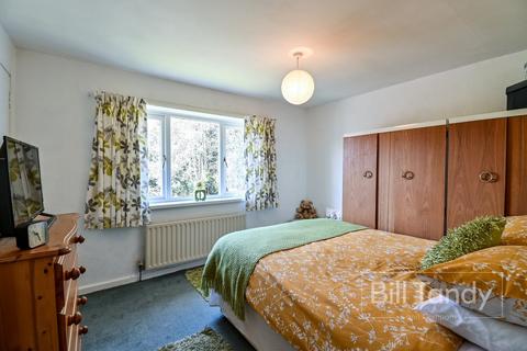 3 bedroom end of terrace house for sale, Broom Covert Road, Lichfield, WS14