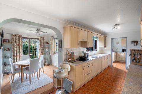 9 Barns Close, Over, Cambridge, CB24 5TX