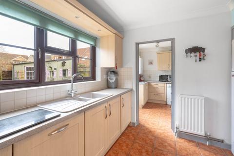 9 Barns Close, Over, Cambridge, CB24 5TX