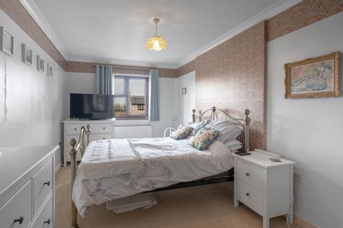 9 Barns Close, Over, Cambridge, CB24 5TX