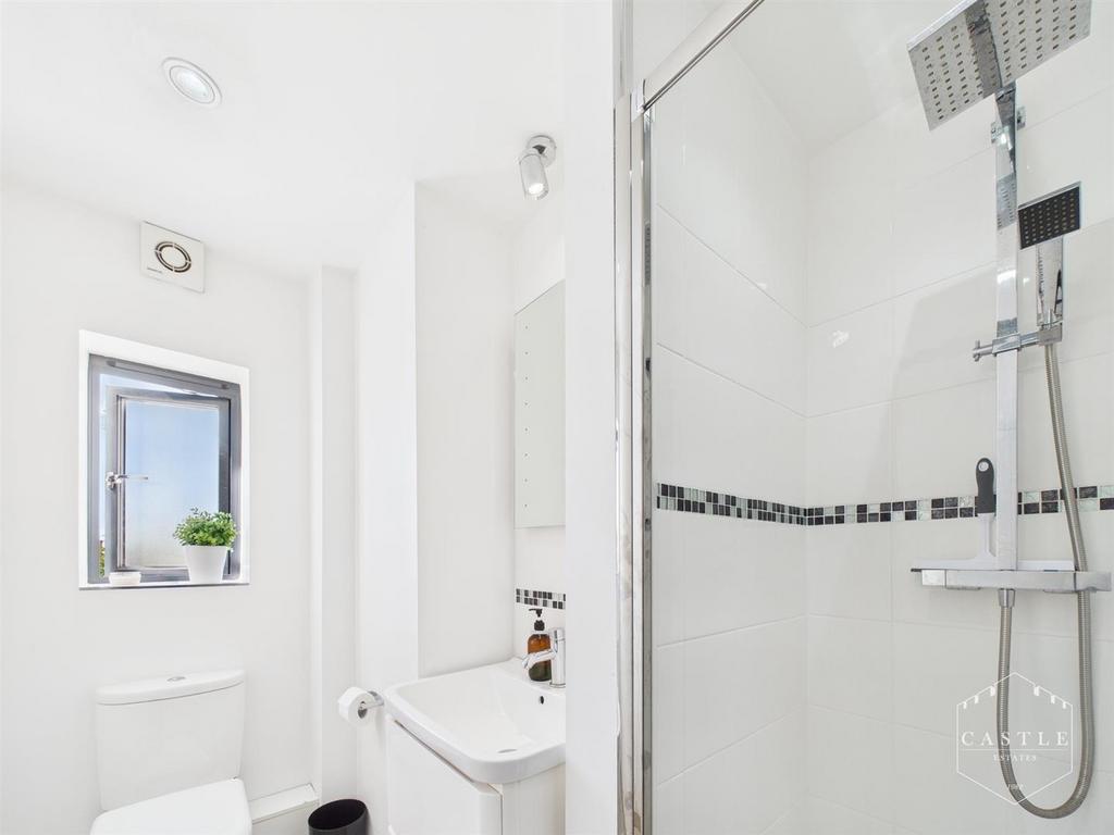 Ensuite shower room