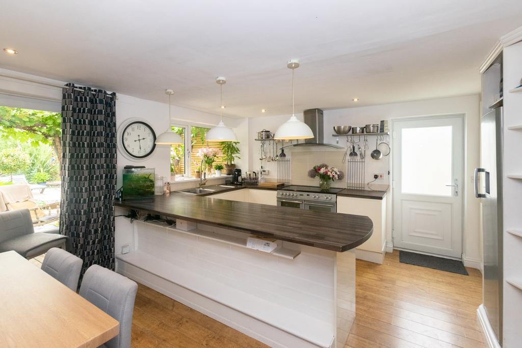 Kitchen Diner 1