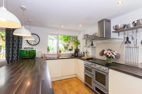 2 Pine Close, Wetherby, LS22 7XU