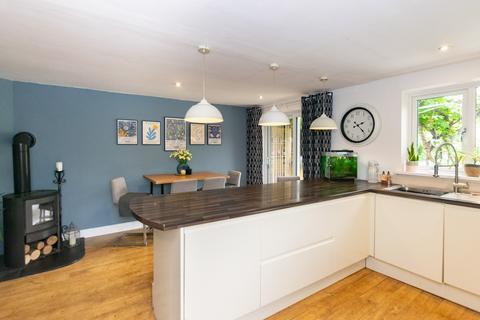 2 Pine Close, Wetherby, LS22 7XU