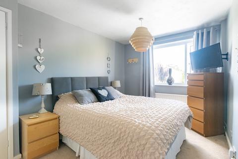 2 Pine Close, Wetherby, LS22 7XU