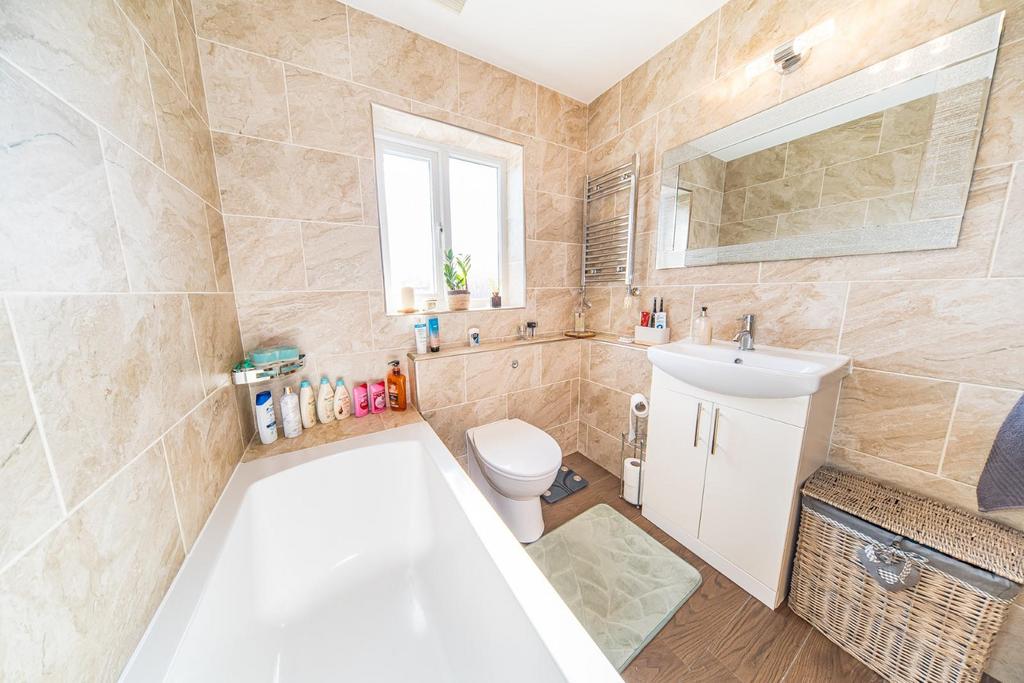 29 Copperwood Drive bathroom.jpg