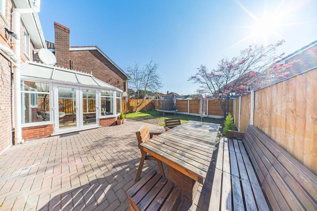 29 Copperwood Drive garden 2.jpg