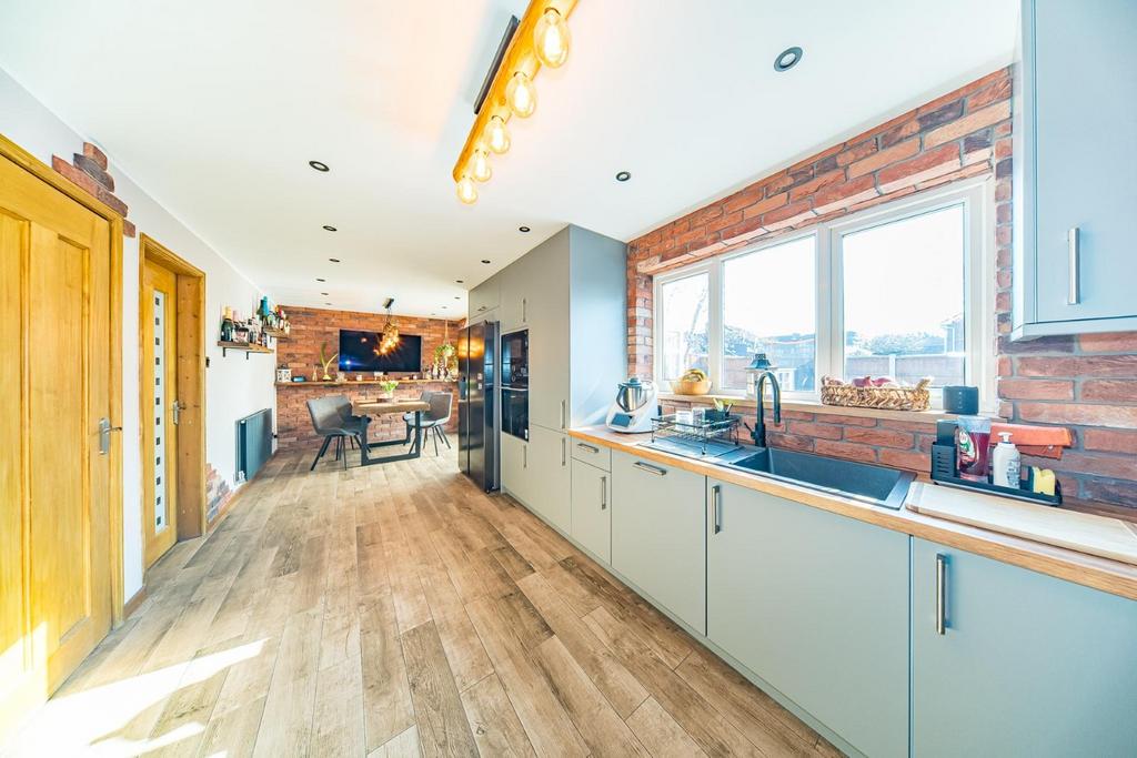 29 Copperwood Drive kitchen 2.jpg