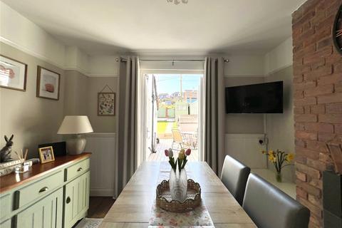 27 Harepark Terrace, Minehead, TA24 6DL