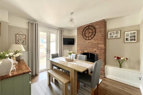 27 Harepark Terrace, Minehead, TA24 6DL