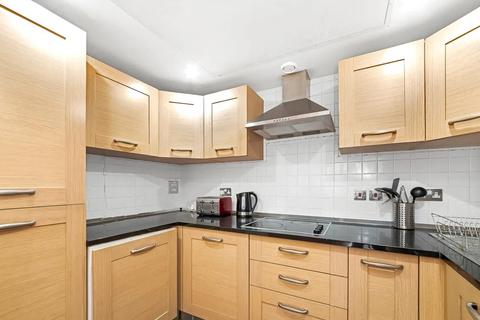 2 bedroom apartment to rent, Jigger Mast House, London, SE18