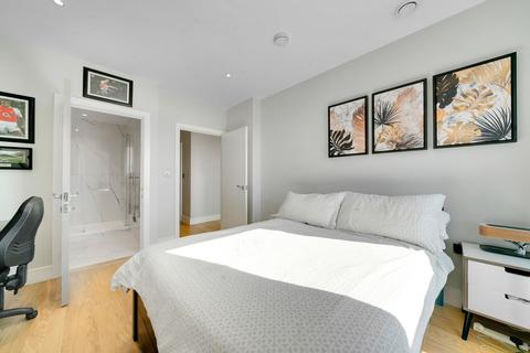 2 bedroom flat for sale, Plough Lane, London SW17