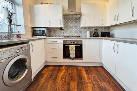 31 Mount Avenue, Bradford, BD2 2JB