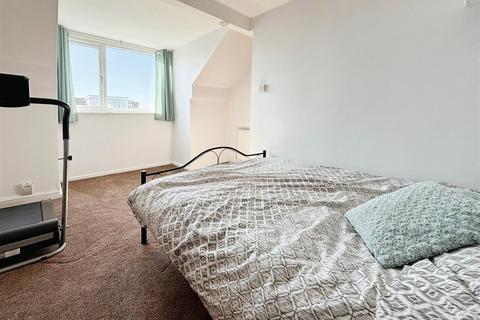 31 Mount Avenue, Bradford, BD2 2JB
