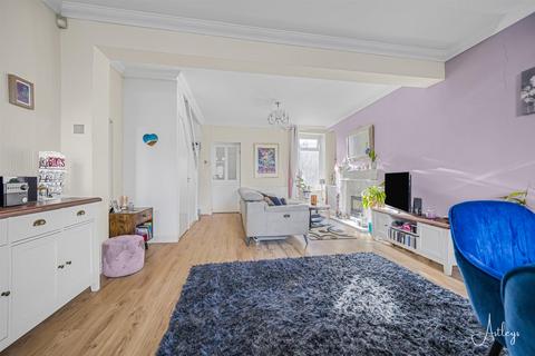 3 bedroom terraced house for sale, Hill Street, Mount Pleasant, Swansea