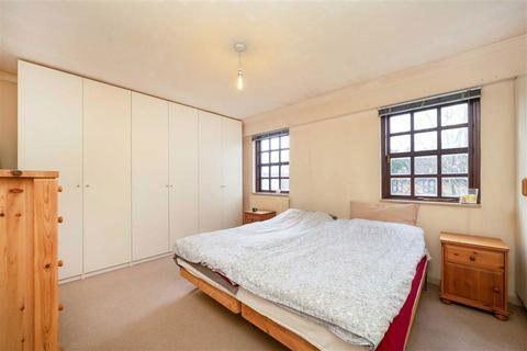 undefined, Hamlet Square, London NW2