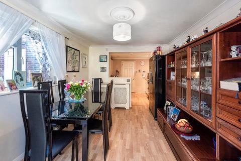 3 bedroom semi-detached house for sale, The Pantiles, Bexleyheath, DA7