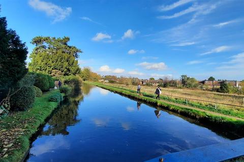 3 bedroom detached house for sale, St. Catherines Road, Broxbourne
