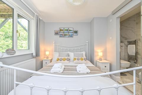2 River View, Looe, PL13 2BW