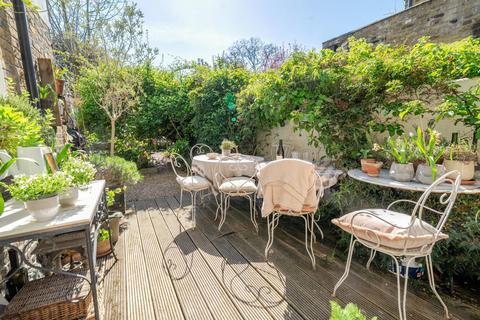 8 Thorncliffe Road, London, SW2 4JQ