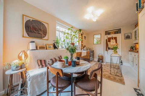 8 Thorncliffe Road, London, SW2 4JQ