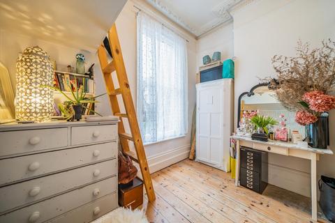 8 Thorncliffe Road, London, SW2 4JQ