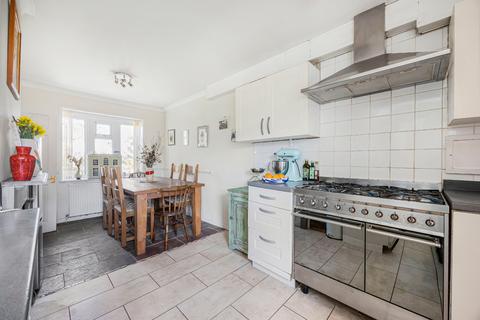 15 Highfield Road, Tetbury, GL8 8BD