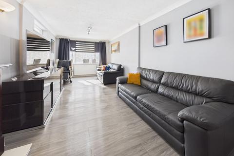 undefined, Adeyfield Gardens, Hemel Hempstead, HP2