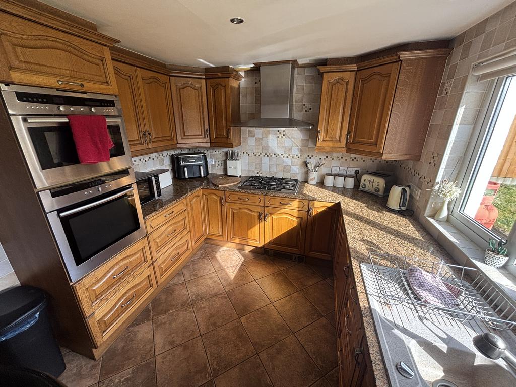 Kitchen/diner (second image)