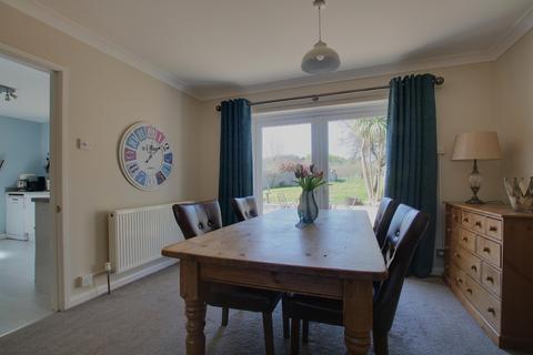 4 bedroom chalet for sale, North Baddesley, Southampton