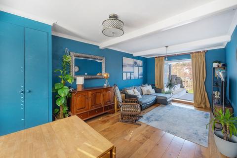 66 Westleigh Avenue, Coulsdon, CR5 3AB