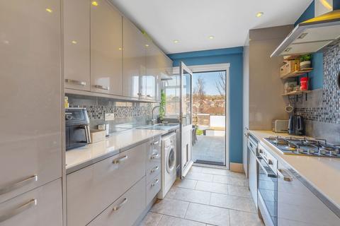 66 Westleigh Avenue, Coulsdon, CR5 3AB