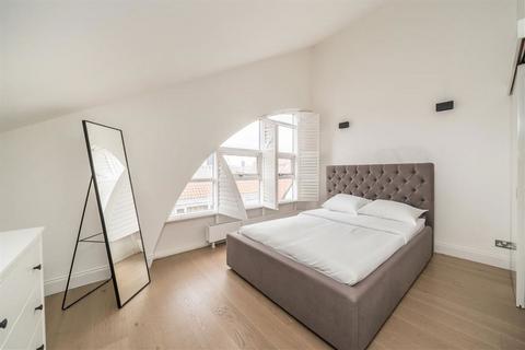 3 bedroom flat for sale, Chilton Street, London E2
