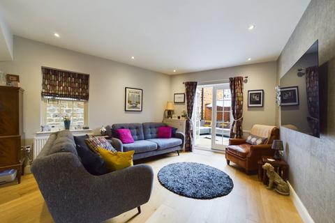 4 bedroom end of terrace house for sale, Moat Lane, Towcester, NN12