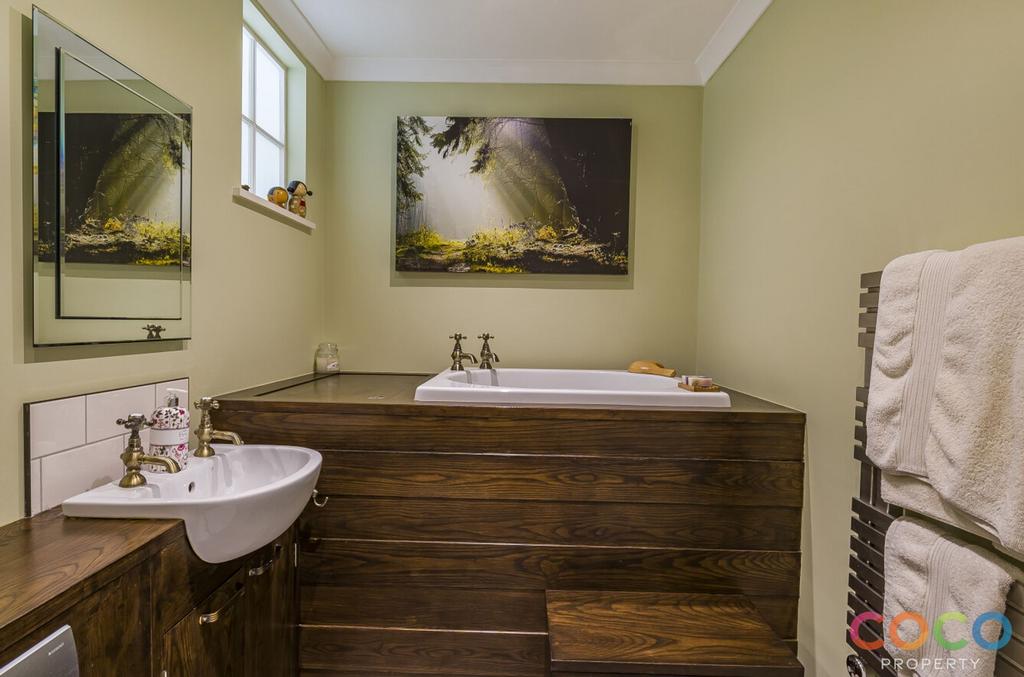 Bedroom Two Ensuite Bath