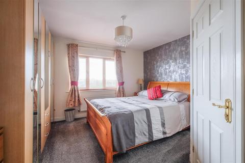 4 bedroom link detached house for sale, Robin Hood Road, Huddersfield, HD2
