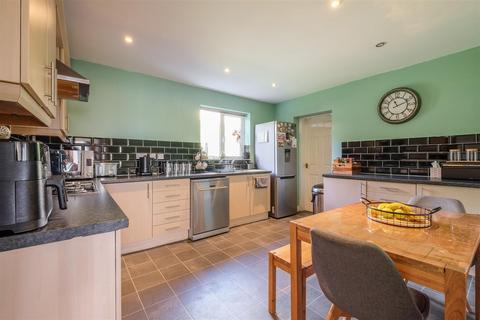 4 bedroom link detached house for sale, Robin Hood Road, Huddersfield, HD2