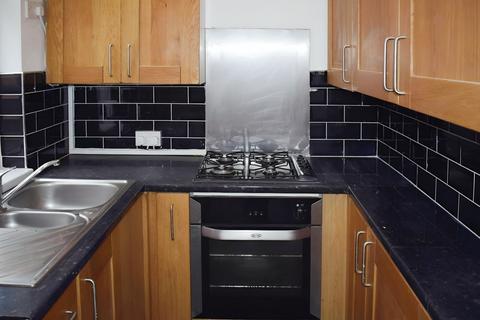4 bedroom semi-detached house to rent, Heyscroft Road, Withington, M20