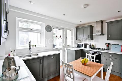 56 Nash Close, Welham Green, Hatfield, AL9 7NN