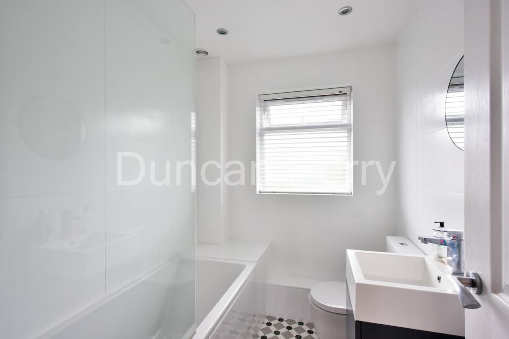 Family bathroom.jpg