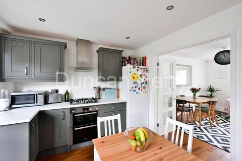 56 Nash Close, Welham Green, Hatfield, AL9 7NN