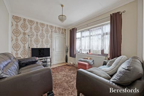 6 Lower Bedfords Road, Romford, RM1 4LY