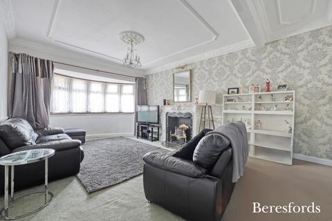 5 bedroom detached house for sale, Lower Bedfords Road, Romford, RM1