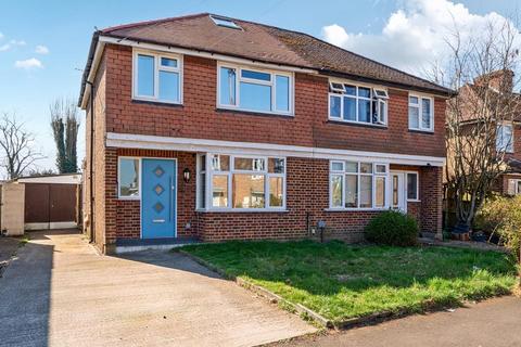 19 Rydens Way, Woking, GU22 9DD