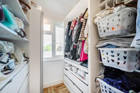19 Rydens Way, Woking, GU22 9DD