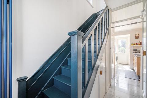 19 Rydens Way, Woking, GU22 9DD